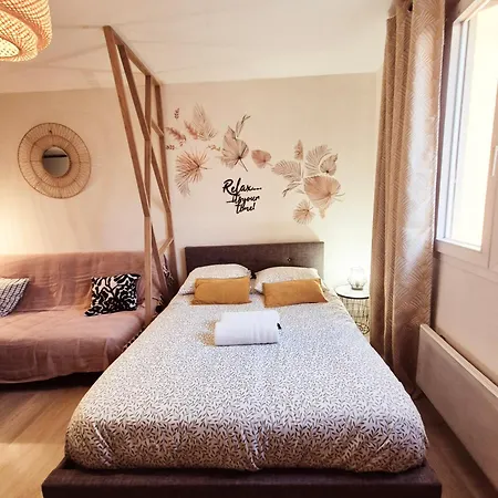 Eden Boheme - Chu, Parc Des Expos, Parking, Netflix